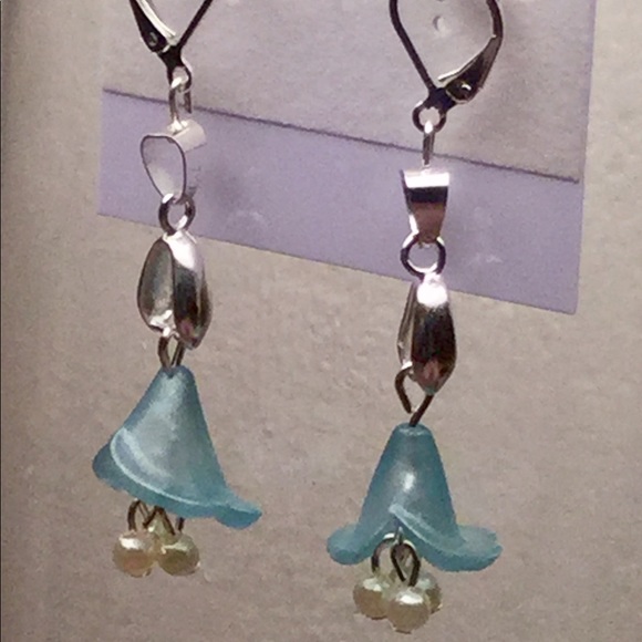 18K White Gold Plated Blue Rose earrings - Picture 4 of 5